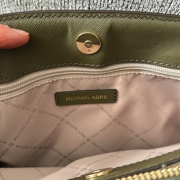 Forest green Michael Kors tote purse - Picture 3 of 3